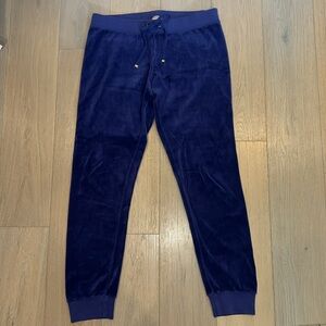 Juicy Couture vintage velour joggers. Size medium. Excellent condition